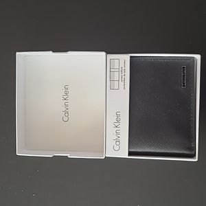 NWT Men's Calvin Klein Wallet